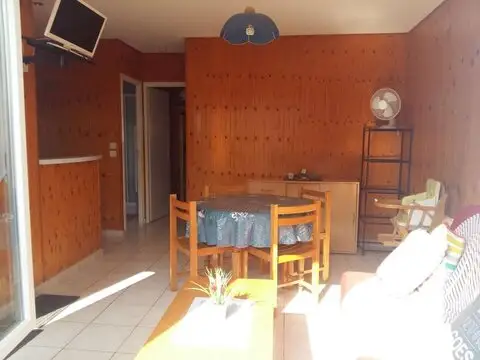 Logement 38A — séjour vue TV